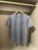 Tb 2025春夏新品 经典百搭款 圆领短袖T恤 每年必出的单品！简单大方设计 干净利落剪裁 采用进口顶级丝光面料 柔软细腻 男人的衣柜都少不了基础 随时随地都