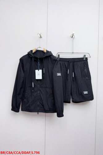 上衣 裤子 L796 Br Burberry 2025Ss春夏新款男士薄款格纹连帽防晒衣，时尚百搭立体仔章，采用原版进口100％聚酯纤维记忆面料 手感柔软细腻