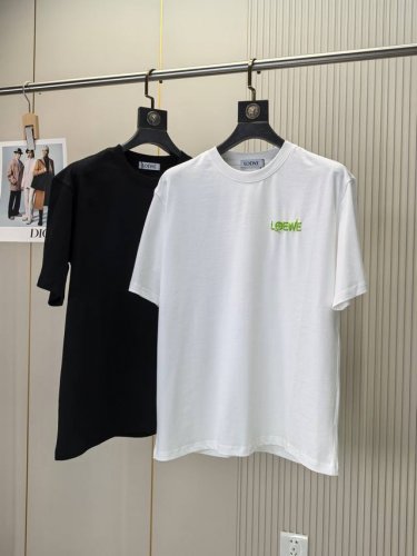 罗意威。2025春夏新品时尚圆领短袖高级定制百搭款式！更有实用感 任何人都可以轻松驾驭 高端棉面料制作，手感非常奈斯，不起球，不变形，奢华经典设计，非常显档次懂