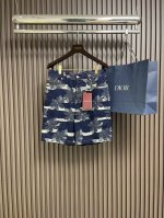 gucci 2025Ss春夏新款！迷彩蓝色牛仔系列，高腰A字短裤。定制经典蓝色提花牛仔面料，低调又时髦，减龄又随性。宽松版型舒适百搭不挑人，休闲通勤都很不错。尺