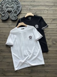 Versace范思哲新款美杜莎刺绣经典徽标刺绣Logo圆领短袖T恤-顶级高端品质 品名 Vs针织T恤 颜色 黑色 白色 尺码 M- Xl 品牌原厂原面料原代工短