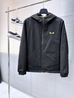 P400 芬迪 2025春季新款夹克外套，秀场新品品相非常完美，穿着舒适保暖，原单三标齐全 色泽饱满诱人，非常出彩的设计，轻松将时髦感进阶，做工极为考究严谨，走