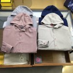新品衣服 P420 Kiton 2025 顶级品质 专柜官网同步发售！辅料全部原版定制出品，贸易公司真品订单。高级定制进口面料，以天然植物纖維提炼出来，比一般棉