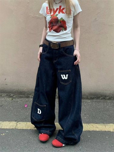 款号Xk3214 美式复古丹宁原色弯刀牛仔裤宽松休闲垂感拖地阔腿裤子，面料定制经过一流的高工艺水洗 ，质地紧密 色泽均匀 纹理清晰，上身非常舒适 直筒版型 可显