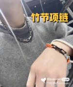 lv路易威登 新搭配色竹节手链， 链式手链的经典感来自精致不凡的标志性 Monogram 刻纹。本款银色金属配饰闪亮登场于 Monogram 珠宝系列，巧妙搭配