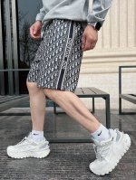 Cd25Ss春夏新款经典老花图案全棉抽绳短裤，男士侧提花织带拼接时尚休闲短裤五分裤！贸易公司渠道稀出，同步官网发售！这款Cd提花短裤，以其独特的设计理念和精湛的