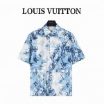 louisvuitton 路易威登 珊瑚海藻短衬 采用真丝面料，亲肤的同时衣服更也更显质感。这款清新的短袖衬衫采用本系列的Monogram Aquagarden