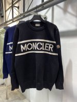 款号：Zmr10# Moncler 蒙口情侣款春秋冬两色小标针织圆领毛衣 蒙口经典字母Logo用砂线针织拼接而成 7针提花机作业 纱线精选柔软舒适 不扎人 经典