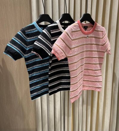 新品#Chan*25P拼色条纹小Logo金属短袖针织衫 定色定染，欧代订单 Size：S-M-L Code：25031040-41-42