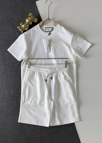 高品质套装 Gucciadidas 古驰阿迪联名款3D凹凸暗纹提花套装！ 独家新品，高版本，高品质！ 定制300克全棉毛巾面料满印提花，质感舒适度都是拉满的，辨