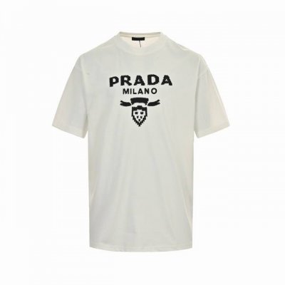 prada 普拉达 24Ss 针织绣花字母短袖 宽松版型 采用280克纯棉面料 成衣普洗 上身舒适 Oversize版 撞色针织刺绣拼接字母标识 给您不一样的感