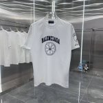 Bal 巴黎世家 2025春夏新款260克短袖T恤 个性印花 男女同款宽松版 S M L Xl Xxl 五个码 颜色：黑色 白色 灰色