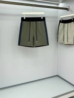 p家2025年专柜最新款五分裤短裤 ，采用客供速干聚酯纤维面料，拼接工艺彰显品牌特征，这样的面料柔软舒适透气，腰部松紧腰带织带抽绳设计随意调节大小，春夏穿着最适