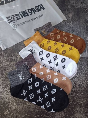 50 Lv/路易家 老花满印 短袜/袜子 5双装 外贸单 一包5双装 5种不同颜色 尺寸:弹力极佳 37-44都可穿 夏季新款 潮人网红专用 男女情侣款 老花满
