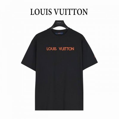 louis Vuitton 路易威登 25Ss 红色字母刺绣Logo短袖T恤 面料采用260克重精梳棉 定制32支1*1螺纹 成衣两遍水洗处理 面料舒适亲肤无异