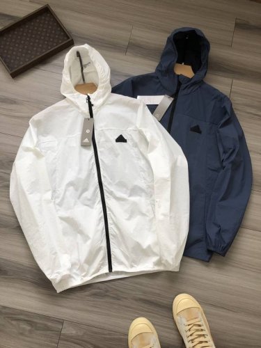 Adidas丨阿迪 众多明星同款 城野共生抗风透湿疏水凉感 男女款拉链连帽皮肤衣防晒服外套. 颜色：白色 藏青. 材质：防水防晒聚酯纤维面料 防晒Upf80+.