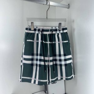 巴宝莉 夏季新款男士休闲短裤沙滩裤 高级定制聚酯纤维面料 凉爽透气舒适度极高 进口数码印花细节无可挑剔 顶级品牌Logo五金辅料配备 原版Logo设计理念 手感