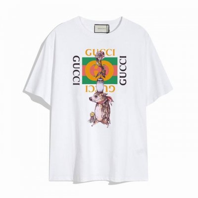 Gucci新款野猪字母短袖T恤,设计看起来满满的高街范儿！版型剪裁特别有讲究！上身很洋气显瘦内搭外穿都看高密针织圆领设计，平整简约！亲肤透爽！T恤面料的柔软性舒