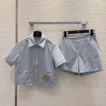 fend* 2025Ss新品。经典条纹套装 质感细腻软糯。贵族名媛衣橱必备单品 经典减龄单品！立体Logo字母设计时髦又帅气！版型不挑人上身巨显瘦！白富美必收的