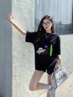 上新！元素碰撞，超级吸睛！Nasa宇航员卡通联名款情侣款圆领短袖T恤，全部采用上等原料，质感好颜色鲜明！ 这种款式上身回头率超高！基础款的圆领Tee,男女均可驾