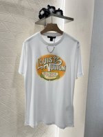 Louis Vuitto*2025新品上架 圆领印花链条 定制Yb丝光全棉材质 透气舒适 质感十足 常规短袖T恤裁剪 凸显品牌格调 采用克重纯棉制成 略带有弹力