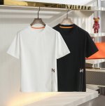 H家 2025夏季新款 圆领短袖，时尚臻品的典范。采用精美细腻的刺绣工艺，立体感强，将原本简单的H字母图案栩栩如生的展现出来，达到极高的艺术感染力。点亮你的夏日