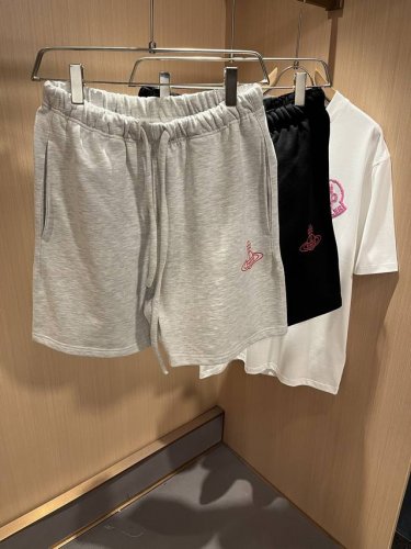 vivienne Westwood 薇薇安 威斯特伍德 2025春夏新款男女同款休闲短裤，意大利原厂订单渠道，极具个性高级风，标志Logo压绒工艺设计！宽松阔版