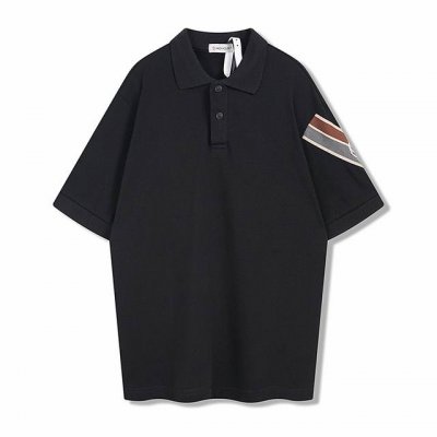 蒙口25Ss新款 Moncler织带徽标经典三条杠织带点缀polo衫 经典款袖部撞色织带点缀，不夸张的同时又能很好彰显细节，亮点合体的剪裁，面料采用全棉珠地料，