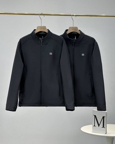 不下架 可隆Kolonsport加绒底衬复合立领软壳夹克外套，防风防泼水，穿着保暖舒适马蹄袖设计，内侧使用弹力带，外观简约，穿着合体立领式设计，既可外穿，也能与
