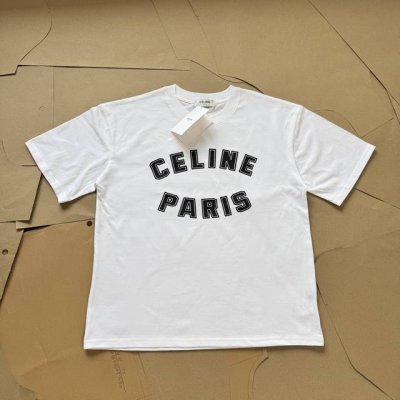 Celine赛琳 Ss24 Logo字母印花宽松短袖T恤 Celine Celine 是时尚界最具影响力的品牌之一。1937年，克里斯托巴尔 巴伦西亚加在巴黎创