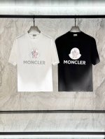 moncler 蒙口，2025夏季最新款，专柜同步有售，原单狠货，时尚休闲圆领短袖T恤，上身很有特点！吸睛而有亮点，进口原版面料，顶级刺绣工艺字母图案装饰Log
