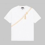 上新款号 B191 louis Vuitton 路易威登 秀场限定斜肩挎包图案压花短袖T恤 定制260克同缸染面料 手感非常舒服 春夏最新砖柜同步 Os落肩版型