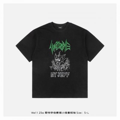 we11Done 25Ss 哥特字母素描小怪兽短袖 面料采用230克重精梳棉 定制32支1*1螺纹 成衣两遍水洗处理 面料舒适亲肤无异感 定制定染面料 纺织密度