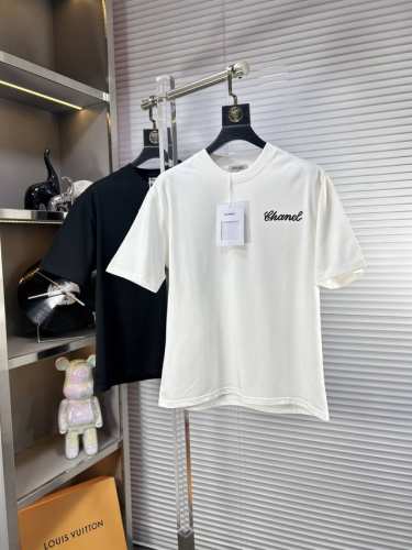chan*小香 Ss25早春新款短袖T恤，冰潮棉系列越洗越柔软 官W1-1克重260 高版本 顶级图案Logo，帅气时尚，简约百搭款。不仅挺括，保持潮流的廓形，
