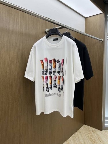 新款 Bbg 2540Fw春夏新品圆领打底外穿T恤，立体感Logo微廓形半袖活性纯棉打底T恤，棉，手感面糯有骨感，柔而有韧性。工艺处理，韧性和抗皱性能得到大幅度
