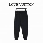 louisvuitton 路易威登 Lvlogo棋盘格口袋拉链长裤 区分市面通货，棋盘格上带有Lv四叶草Logo。男女同款全新美学灵感趣味设计,渠道性质精品。让