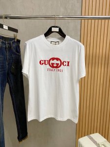 古*Gucci 25Ss春夏新款首发专柜最新款短袖圆领T恤 高端订制 设计前卫时尚 品牌Logo重工艺设计 高端定制240克面料.手感柔软.穿着舒适.专柜级别精