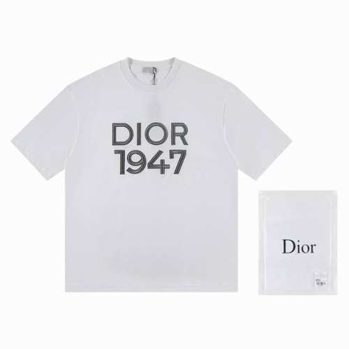 w3654# 迪奥Dior*2025最新款短袖 材质:采用高版本300G双纱精梳棉 尺寸:S M L Xl 颜色:黑色 白色