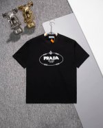PRADA 普拉达 圆领短袖T恤 标志性LOGO字母毛巾绣花标识 官方同步 1:1原版开模 时尚个性 百搭潮流 纯原品质 原版洗水面料 吊牌 领标 水洗麦 三标