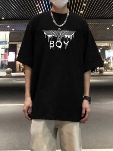 boy大翅膀流墨印花高街短袖T恤。260克双纱纯棉面料 舒适透气 定织定染已进行高温环缩水，降低缩水率的同时使得手感更柔软舒适# 全棉斜纹贴布工艺 版型超正！#