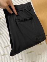 Dior 男士精品休闲裤顶级面料休闲裤，最新款上身版型无敌正绝对可以闭眼收的一款此款裤子非常百搭，弹力腰围,日常上班户外运动都可以穿着，是时尚休闲与户外运动的完