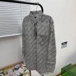巴黎世家 Blcg 25Ss Archive Letters存档信件字体弹幕衬衫休闲长袖衬衫 男女同款 颜色：图片色 尺码：46 48 50 52 巴黎世家Bl
