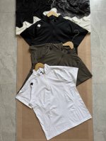 迪桑特Descente 高弹混纺男士半拉链 运动短袖T恤 选用高弹力混纺面料 柔软亲肤 透气性强 带来全天舒适穿着体验 轻盈但不易变形 适合春夏季节穿着 无惧闷