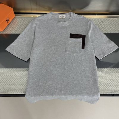 上新 纯原臻品 顶级原版复刻 Hermes爱马仕2025新款口袋贴皮短袖T恤 原版面料高版本高品质 网红明星同款 原版 皇家潮珠洗水240克 100%棉 定制双