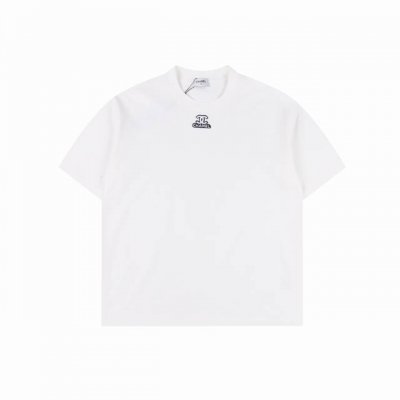 chanel 香奈儿 25Ss 胸口小标短袖T恤 面料采用定制240G 26支特滑双股精棉平纹高密无尘全棉布料。前幅高密度加厚，走线平整，代工品质，全套定制辅料