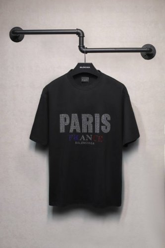 Aeniaa 新款paris钻T恤短袖 240克面料工艺洗水处理 采用进口奥钻 高温压烫工艺 宽松版型 男女同款 尺码 Xs S M L 编号 05086090