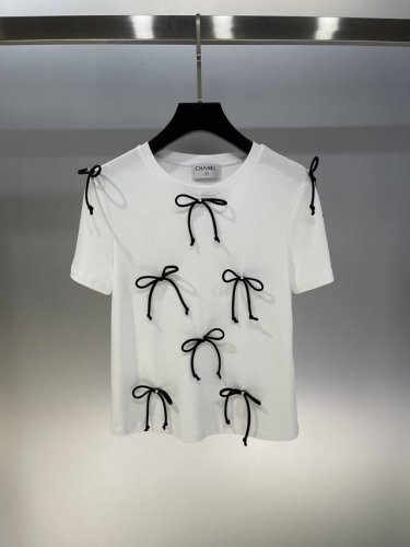 独家首发原单品质 Chan*L 25 新款重工立体蝴蝶结烫钻Logo短袖T恤！立体绳结蝴蝶结错位点缀 精致的高级感 少女的精致与俏皮完美融合，让人眼前一亮 强烈