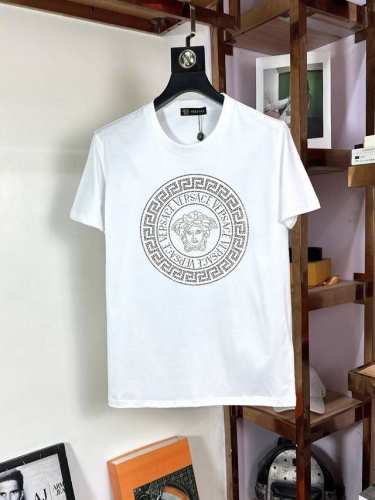 P210 Versace 范思哲 胖哥福音最大4Xl 顶级圆领休闲短袖高级定制百搭款式 任何人都可以轻松驾驭 面料全订制工艺 胸前奢华经典品牌最新Logo设计，