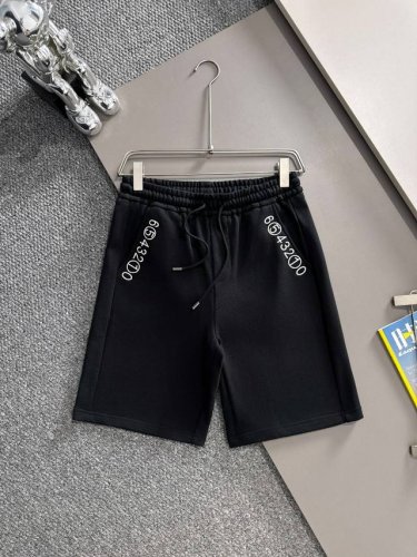 马吉拉 Margiela Mm6 2025新款 轻奢主义 后开袋高密度刺绣Logo 男女日常通勤 穿搭必备 休闲短裤 定制毛圈面料 进口机刺绣工艺 腰标吊牌洗水