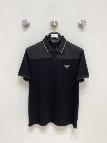 新品上市 普拉达 2025Ss夏季新款字母Logo男士翻领polo衫！经典商务男款，高端男装的天花板级别的商务男款！简约时尚大气不失优雅，单穿内搭体面过人，品质
